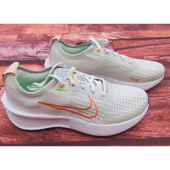 Nike Interact Run Women's Size 8.5 Light Bone New In Box - Picture 3 of 7